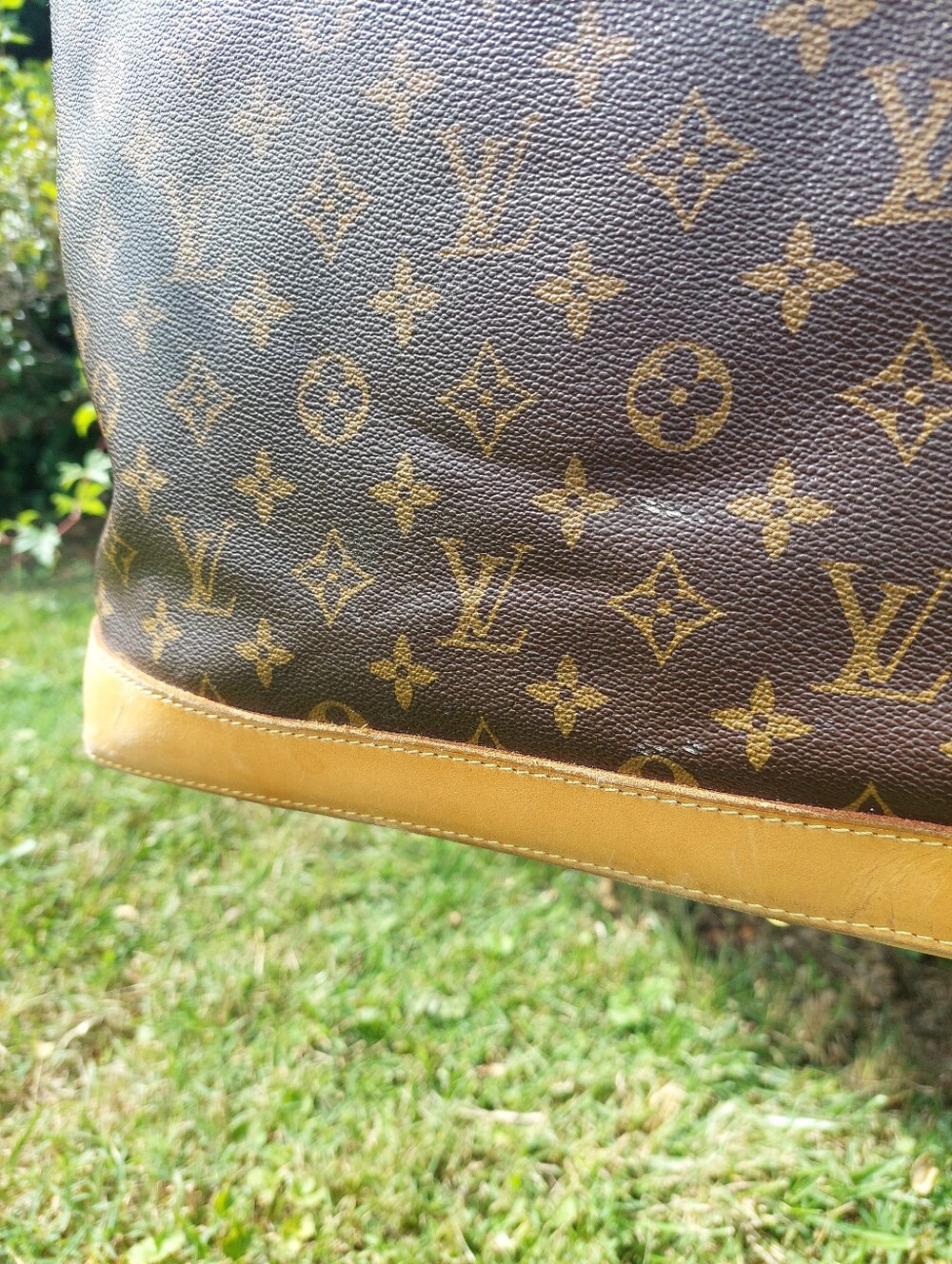 Authentic Y2k LOUIS VUITTON Bag AR1006 Monogram Lock It Horizontal W/ Aulth Card - Picture 9 of 16